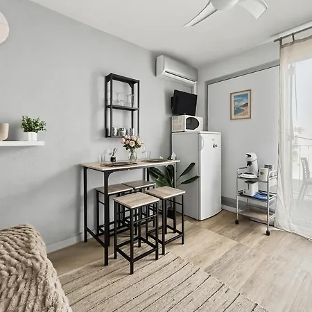 Avec Piscine, Acces Et Climatisation Apartament *