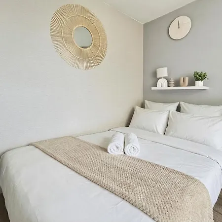 Avec Piscine, Acces Et Climatisation Apartament