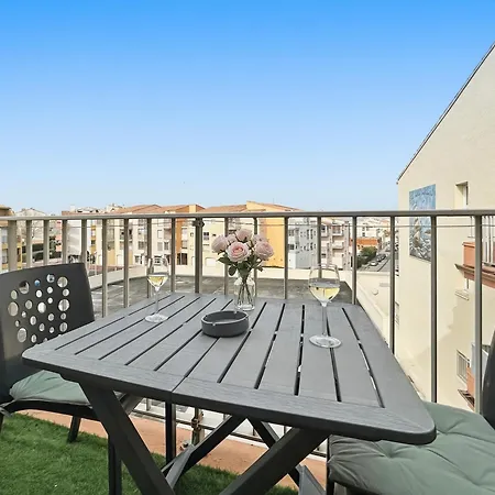 Avec Piscine, Acces Et Climatisation Apartament *