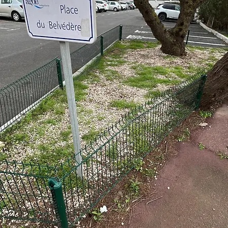 Avec Piscine, Acces Et Climatisation *