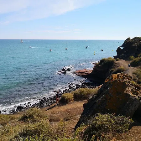 아파트 Avec Piscine, Acces Et Climatisation 아그