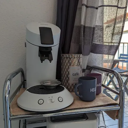 Avec Piscine, Acces Et Climatisation Apartament *