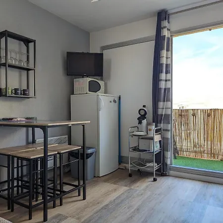 Avec Piscine, Acces Et Climatisation Apartament